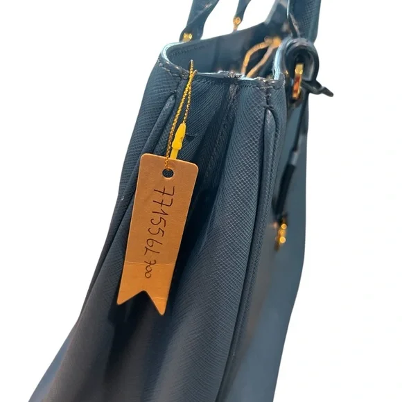 Authentic pre-loved Lux Galleria double zip closure tote. - Picture 11 of 16